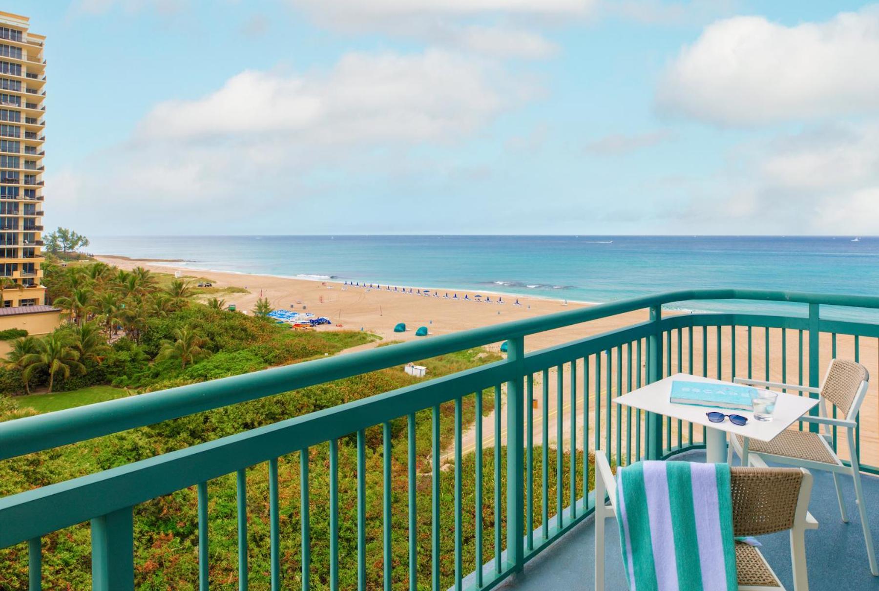 The Singer Oceanfront Resort, Curio Collection By Hilton Riviera Beach Zewnętrze zdjęcie