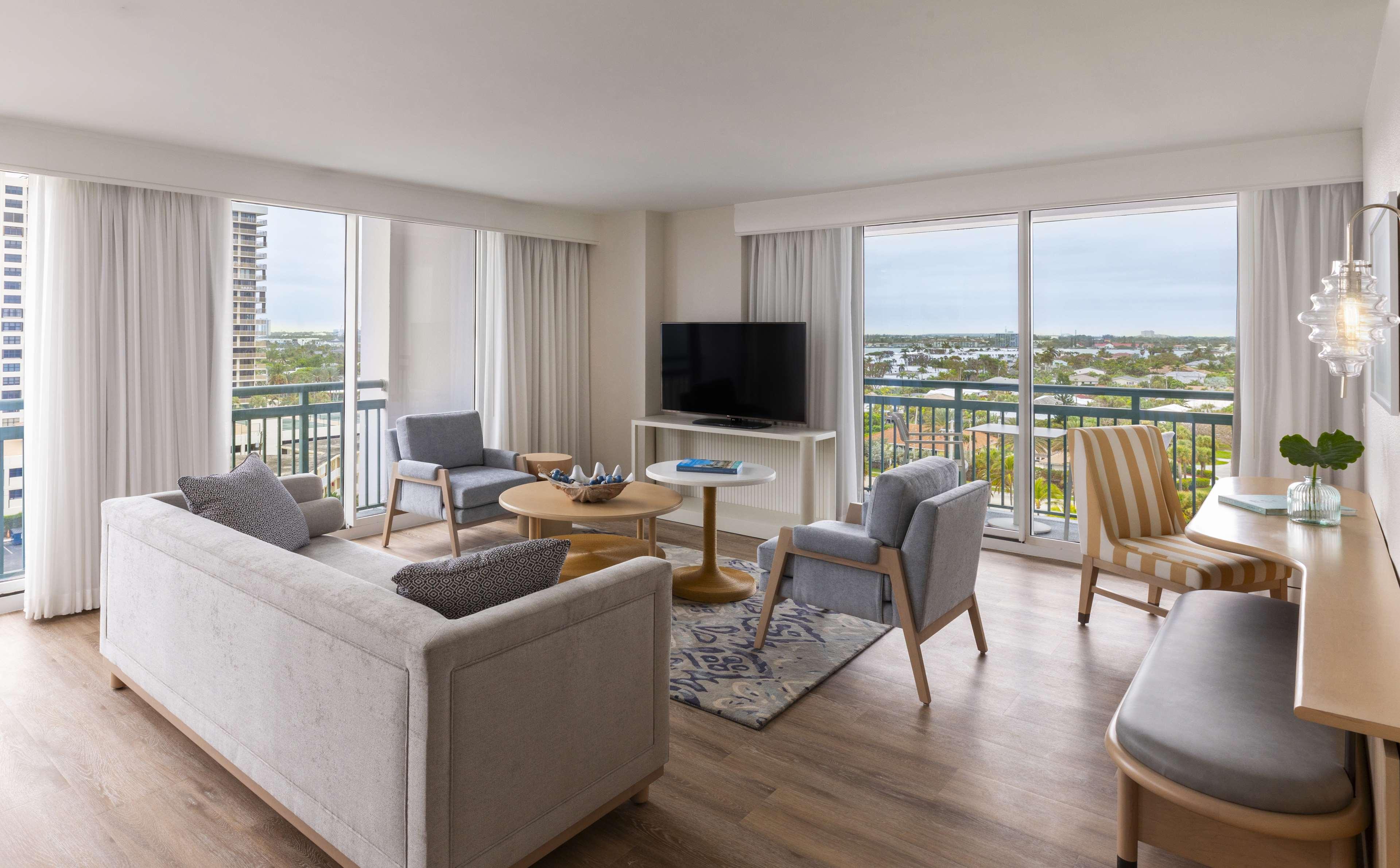 The Singer Oceanfront Resort, Curio Collection By Hilton Riviera Beach Zewnętrze zdjęcie