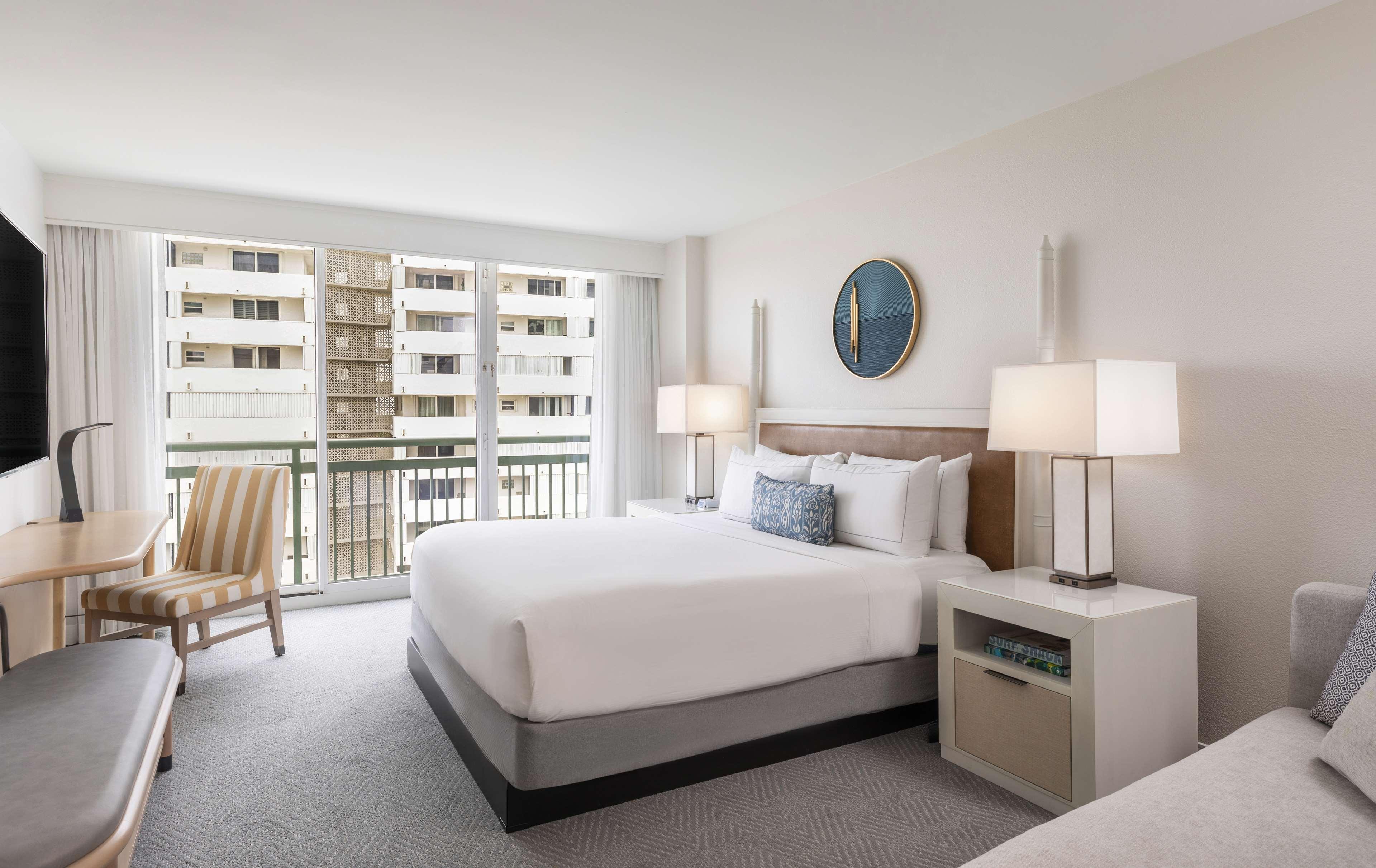 The Singer Oceanfront Resort, Curio Collection By Hilton Riviera Beach Zewnętrze zdjęcie