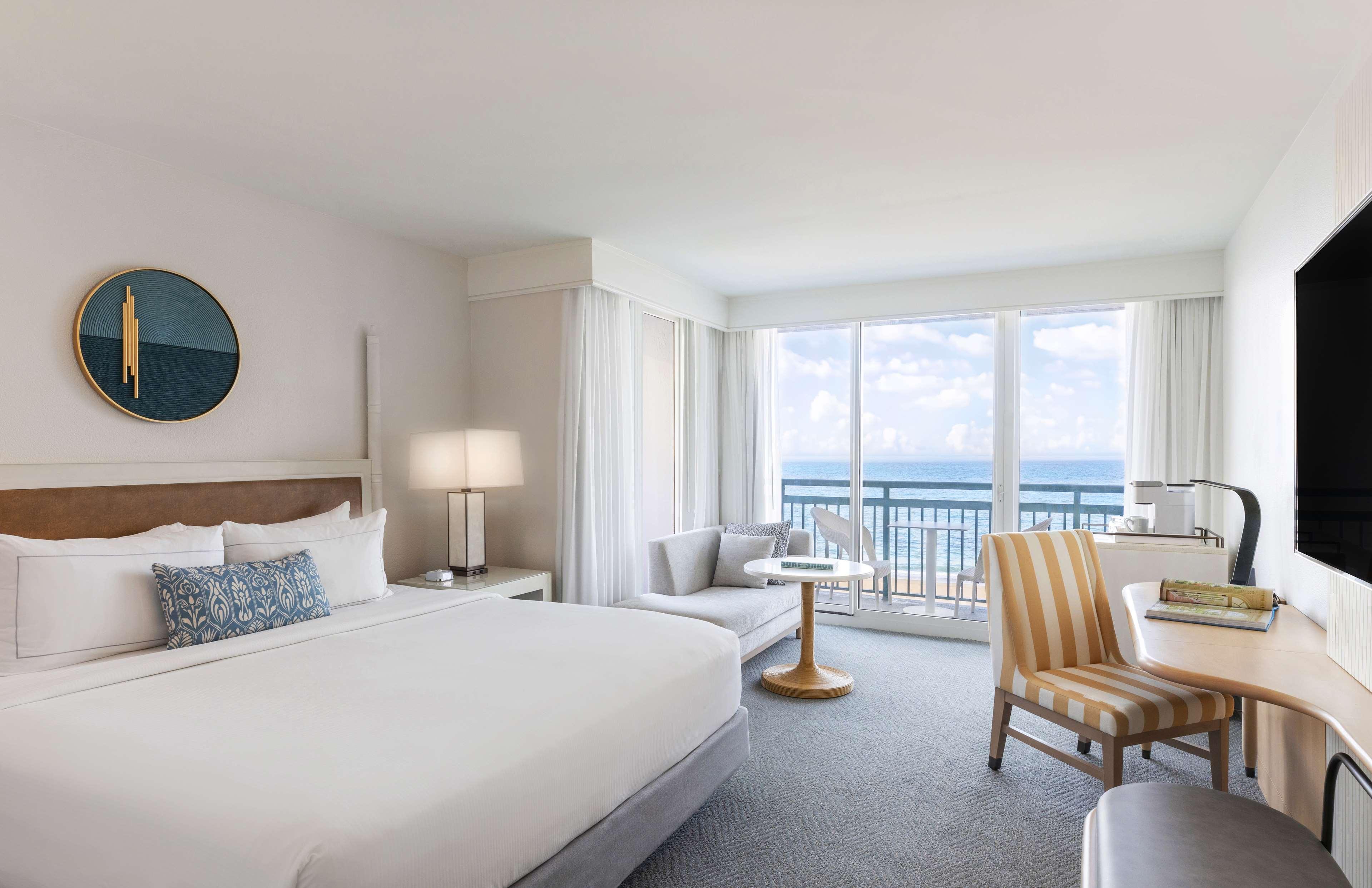 The Singer Oceanfront Resort, Curio Collection By Hilton Riviera Beach Zewnętrze zdjęcie