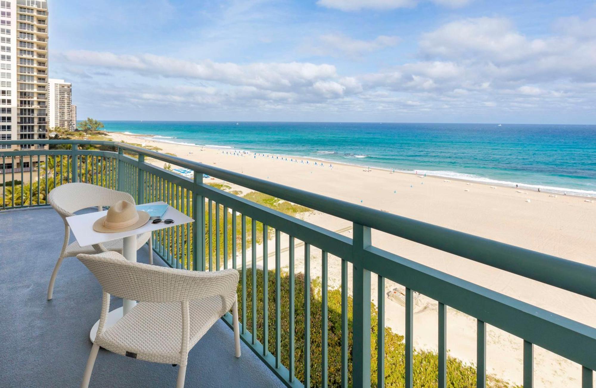 The Singer Oceanfront Resort, Curio Collection By Hilton Riviera Beach Zewnętrze zdjęcie