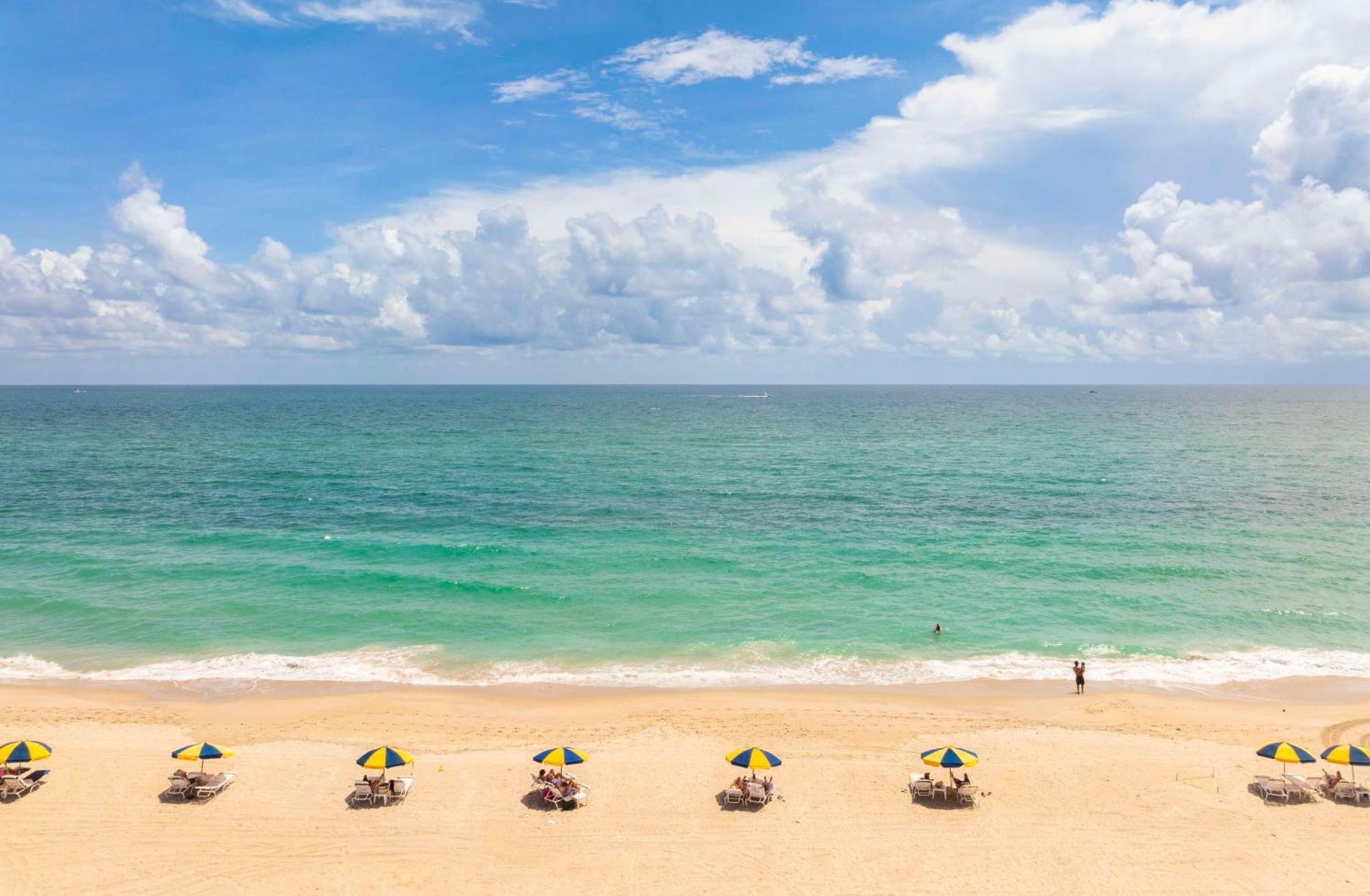 The Singer Oceanfront Resort, Curio Collection By Hilton Riviera Beach Zewnętrze zdjęcie