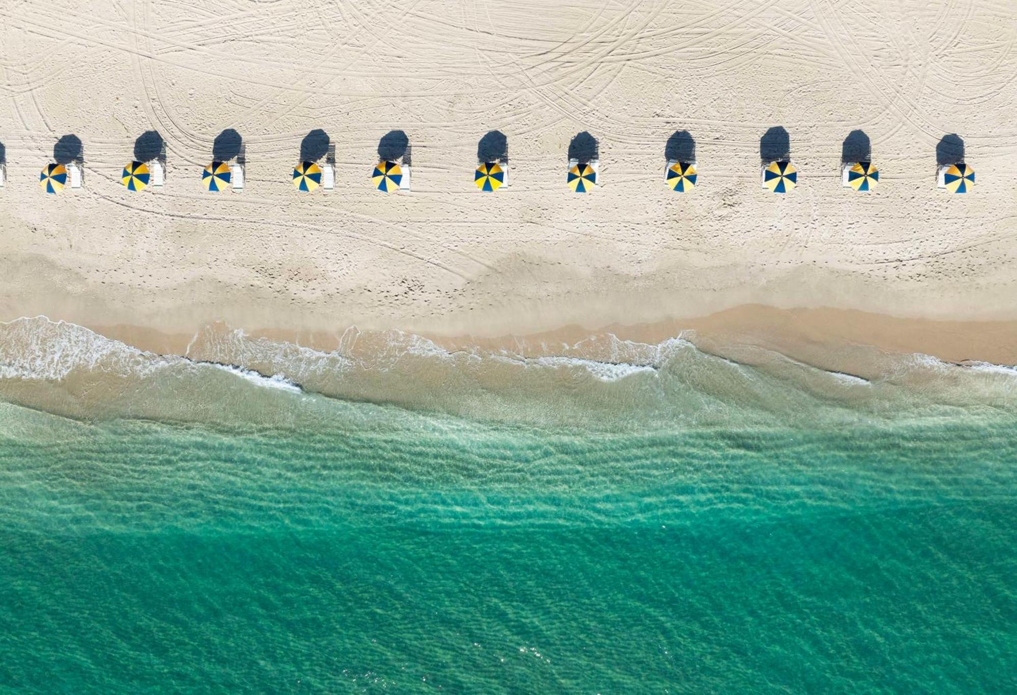The Singer Oceanfront Resort, Curio Collection By Hilton Riviera Beach Zewnętrze zdjęcie