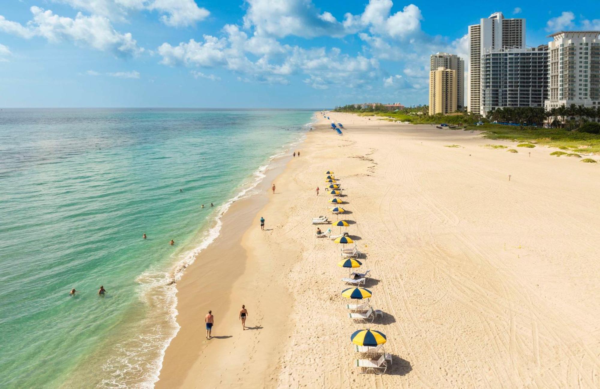 The Singer Oceanfront Resort, Curio Collection By Hilton Riviera Beach Zewnętrze zdjęcie