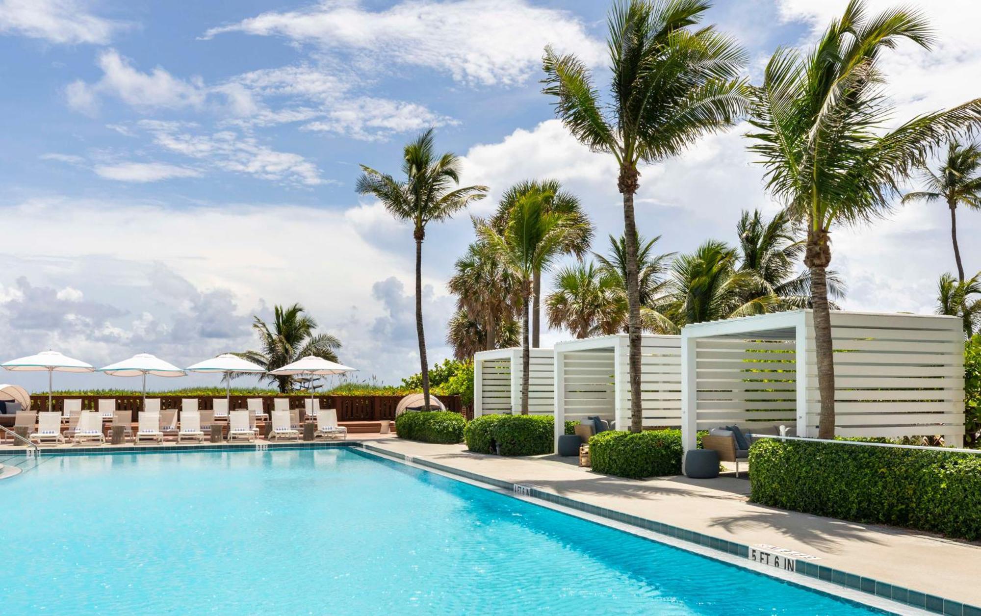 The Singer Oceanfront Resort, Curio Collection By Hilton Riviera Beach Zewnętrze zdjęcie