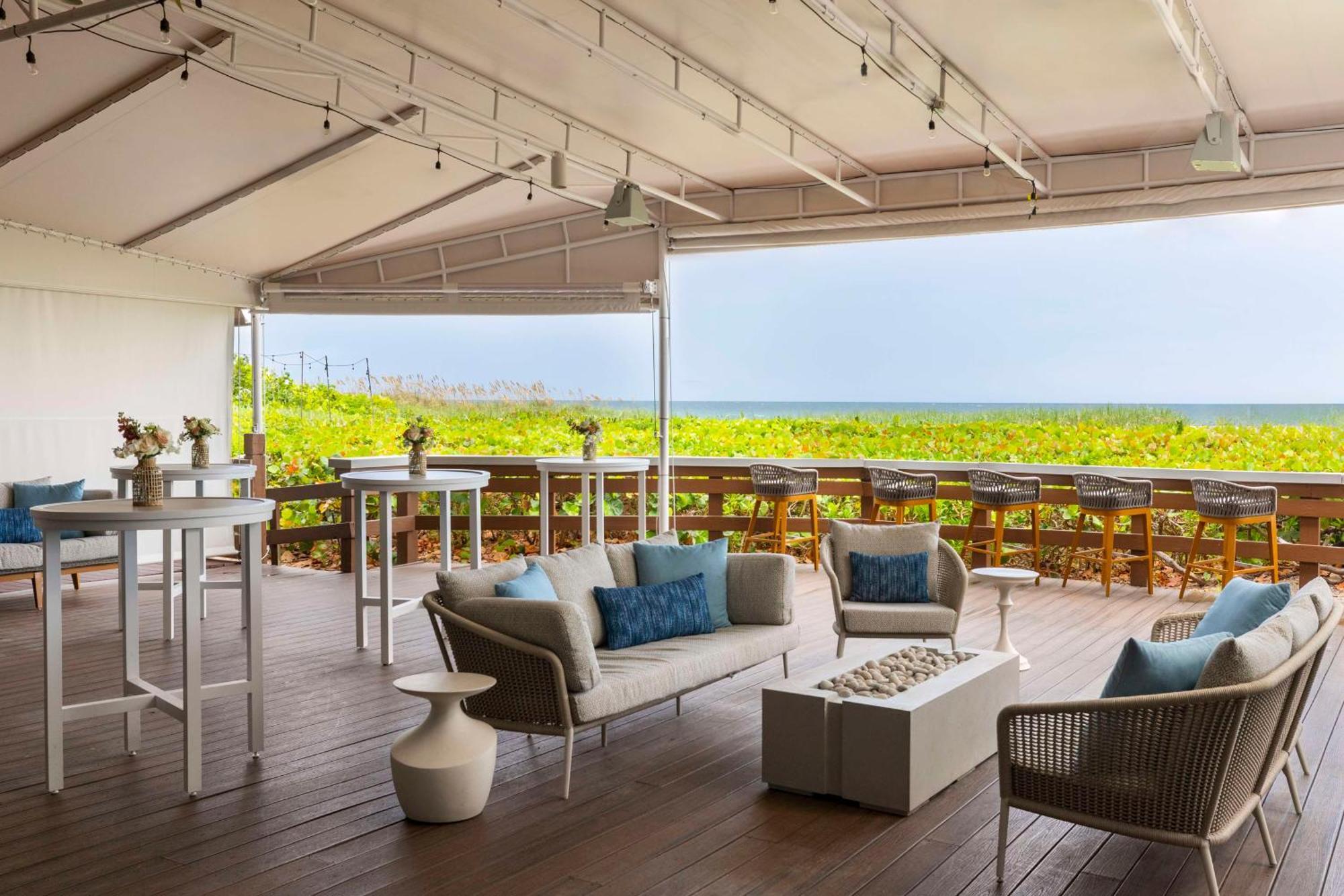 The Singer Oceanfront Resort, Curio Collection By Hilton Riviera Beach Zewnętrze zdjęcie