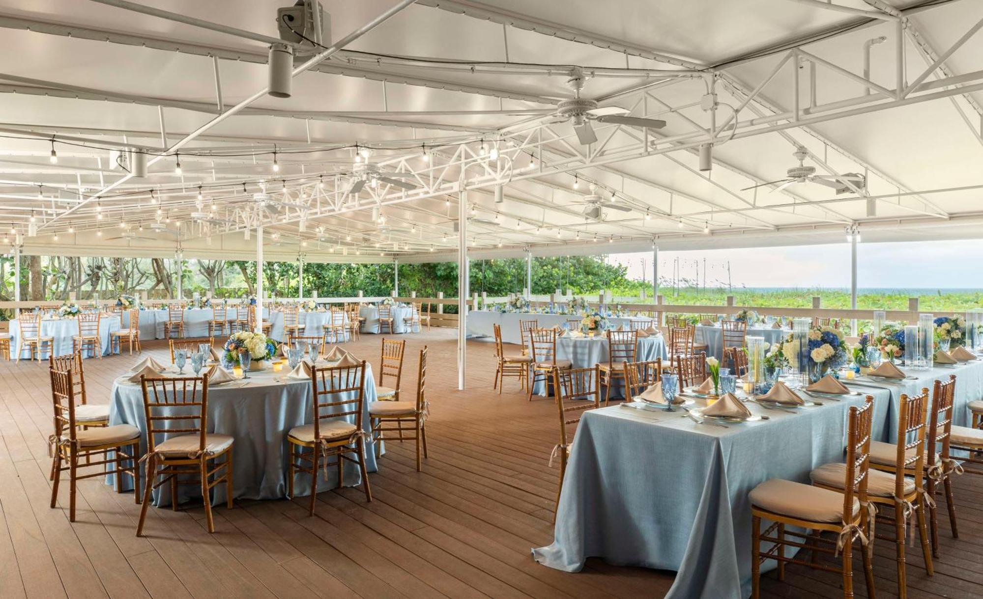 The Singer Oceanfront Resort, Curio Collection By Hilton Riviera Beach Zewnętrze zdjęcie